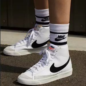 Women’s Nike Mid Blazer Shoe